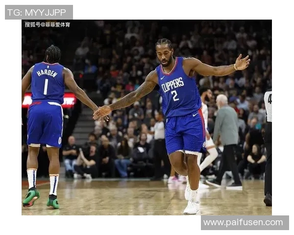 小卡以实力与激情征服赛场展现新时代足球巨星风采 小卡以实力与激情征服赛场展现新时代足球巨星风采