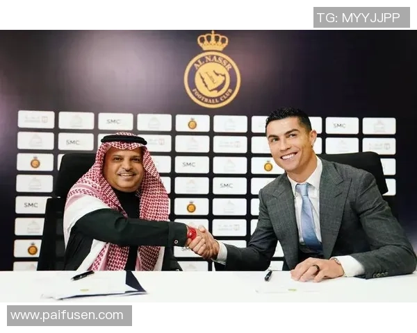 特里尔足球球星代表人物盘点及其职业生涯精彩瞬间回顾