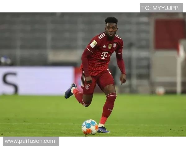 足球扣球技巧最为出色的球星盘点与分析